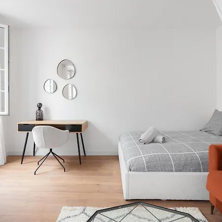 Moderne A 2 Pas De La Gare * Тулуза