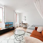 Moderne A 2 Pas De La Gare Appartement