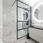 Moderne A 2 Pas De La Gare