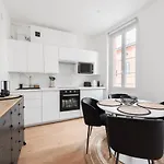 Moderne A 2 Pas De La Gare Appartement