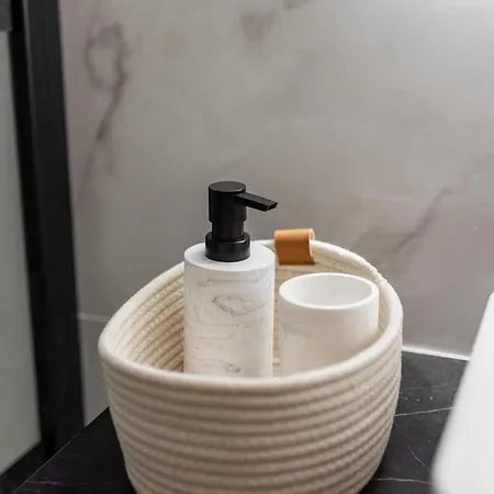 Moderne A 2 Pas De La Gare Apartman *